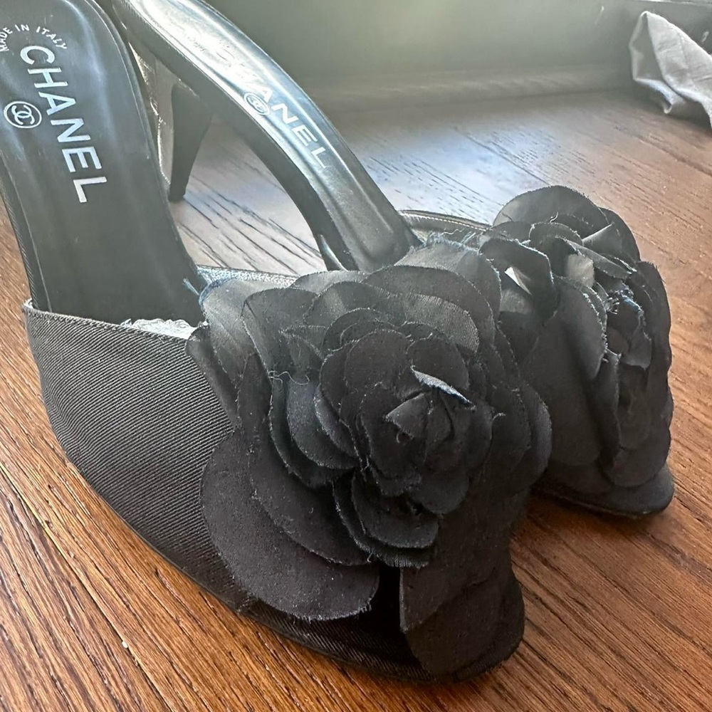 Chanel Black Floral Women's Shoes - Picture 2 of 5